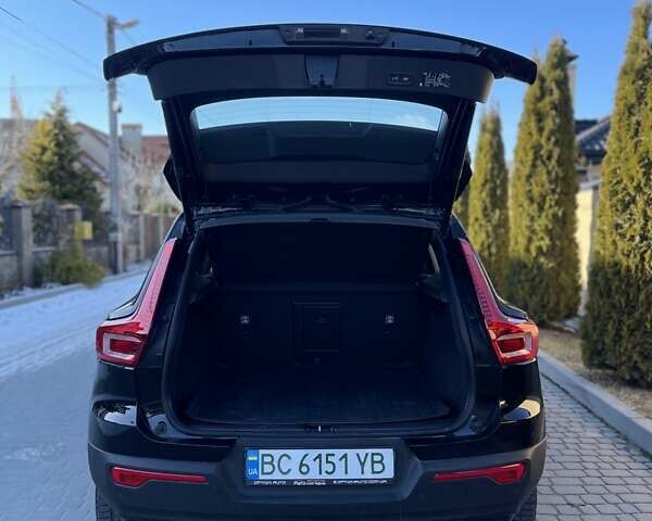 Черный Вольво XC40, объемом двигателя 0 л и пробегом 77 тыс. км за 28800 $, фото 15 на Automoto.ua