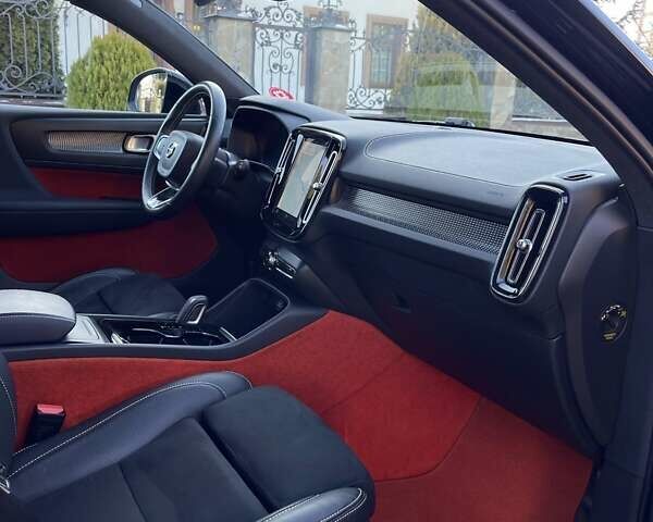 Черный Вольво XC40, объемом двигателя 0 л и пробегом 77 тыс. км за 28800 $, фото 30 на Automoto.ua