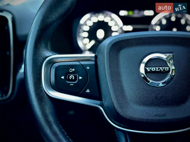 Черный Вольво XC40, объемом двигателя 1.97 л и пробегом 143 тыс. км за 19000 $, фото 27 на Automoto.ua