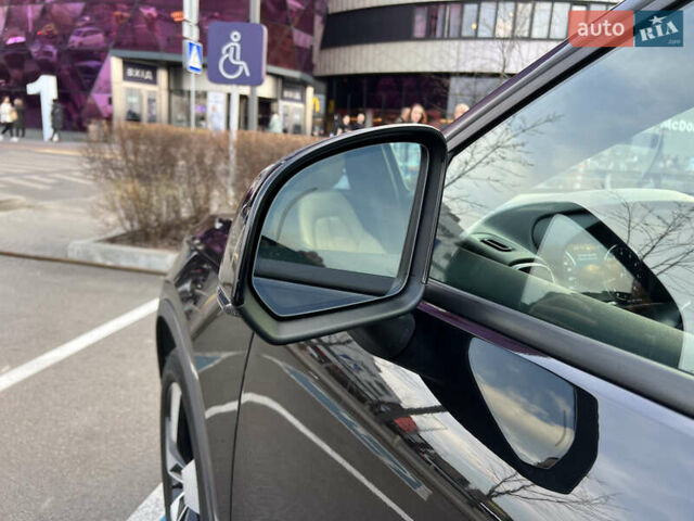 Чорний Вольво XC40, об'ємом двигуна 1.97 л та пробігом 73 тис. км за 24750 $, фото 16 на Automoto.ua