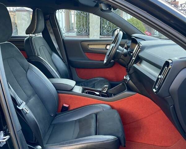 Черный Вольво XC40, объемом двигателя 0 л и пробегом 77 тыс. км за 28800 $, фото 32 на Automoto.ua