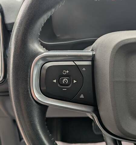 Черный Вольво XC40, объемом двигателя 1.97 л и пробегом 233 тыс. км за 26100 $, фото 29 на Automoto.ua