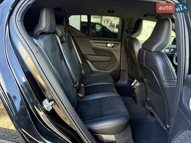 Черный Вольво XC40, объемом двигателя 0 л и пробегом 140 тыс. км за 24300 $, фото 52 на Automoto.ua