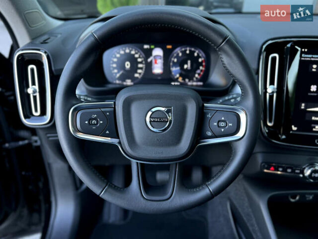 Черный Вольво XC40, объемом двигателя 2 л и пробегом 17 тыс. км за 21900 $, фото 28 на Automoto.ua