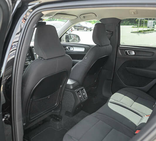 Черный Вольво XC40, объемом двигателя 1.97 л и пробегом 235 тыс. км за 24990 $, фото 34 на Automoto.ua