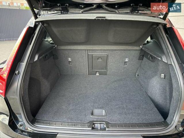 Черный Вольво XC40, объемом двигателя 0 л и пробегом 136 тыс. км за 24900 $, фото 22 на Automoto.ua