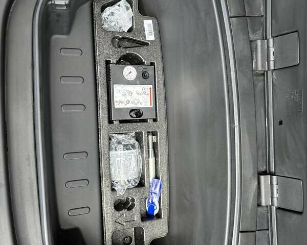 Черный Вольво XC40, объемом двигателя 0 л и пробегом 136 тыс. км за 24900 $, фото 26 на Automoto.ua