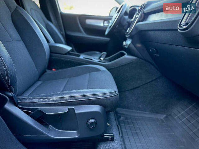 Черный Вольво XC40, объемом двигателя 1.97 л и пробегом 143 тыс. км за 19000 $, фото 22 на Automoto.ua