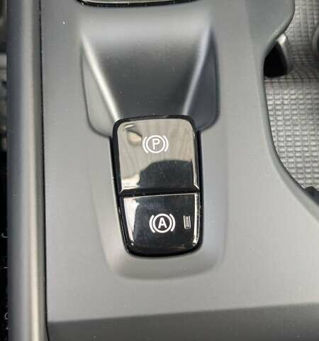 Черный Вольво XC40, объемом двигателя 1.97 л и пробегом 233 тыс. км за 26100 $, фото 40 на Automoto.ua