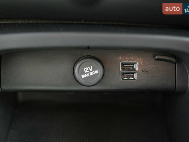 Черный Вольво XC40, объемом двигателя 1.97 л и пробегом 235 тыс. км за 24390 $, фото 29 на Automoto.ua