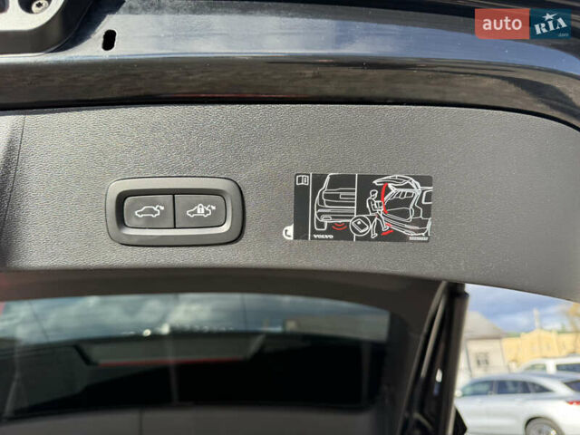 Черный Вольво XC40, объемом двигателя 0 л и пробегом 140 тыс. км за 24300 $, фото 27 на Automoto.ua