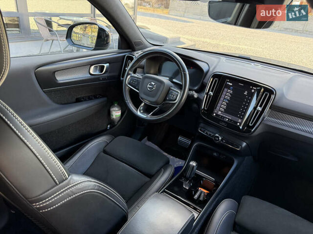 Черный Вольво XC40, объемом двигателя 0 л и пробегом 140 тыс. км за 24300 $, фото 54 на Automoto.ua