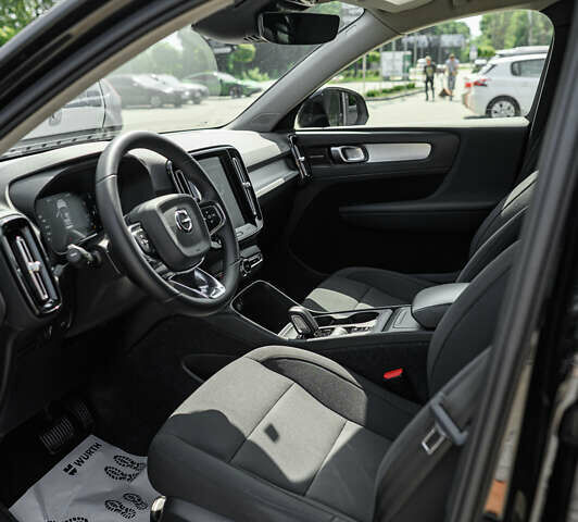 Черный Вольво XC40, объемом двигателя 1.97 л и пробегом 235 тыс. км за 24390 $, фото 11 на Automoto.ua