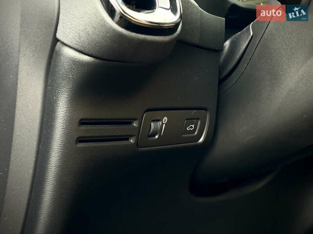 Черный Вольво XC40, объемом двигателя 1.97 л и пробегом 73 тыс. км за 24500 $, фото 12 на Automoto.ua