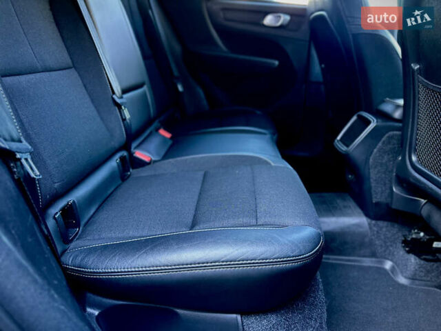 Черный Вольво XC40, объемом двигателя 1.97 л и пробегом 143 тыс. км за 19000 $, фото 20 на Automoto.ua