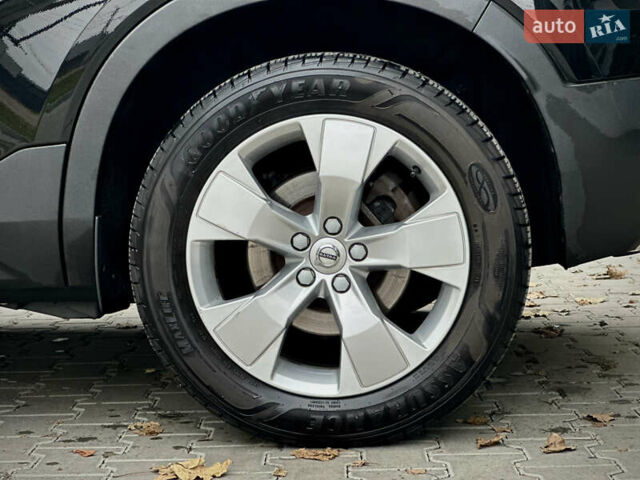 Черный Вольво XC40, объемом двигателя 1.97 л и пробегом 143 тыс. км за 19000 $, фото 10 на Automoto.ua