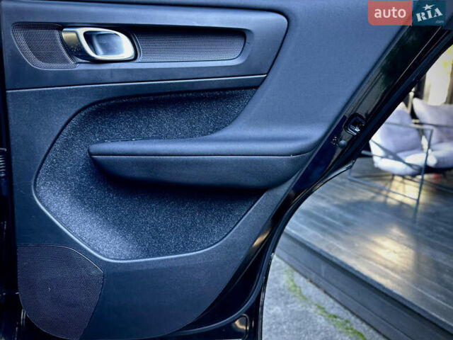 Черный Вольво XC40, объемом двигателя 1.97 л и пробегом 143 тыс. км за 19000 $, фото 19 на Automoto.ua