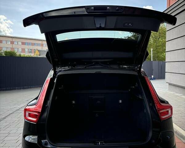 Черный Вольво XC40, объемом двигателя 0 л и пробегом 136 тыс. км за 25000 $, фото 24 на Automoto.ua
