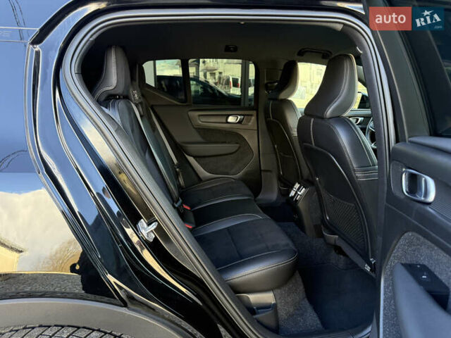 Черный Вольво XC40, объемом двигателя 0 л и пробегом 140 тыс. км за 24300 $, фото 51 на Automoto.ua