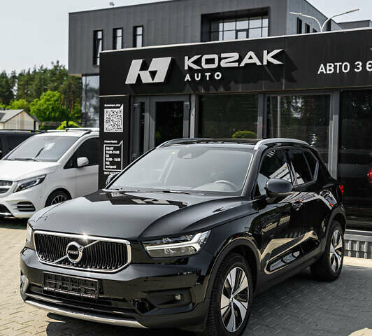 Черный Вольво XC40, объемом двигателя 1.97 л и пробегом 235 тыс. км за 24390 $, фото 1 на Automoto.ua