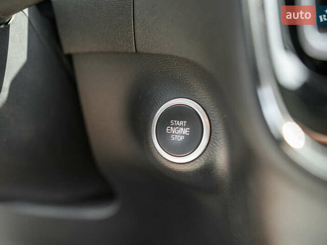 Черный Вольво XC40, объемом двигателя 1.97 л и пробегом 235 тыс. км за 24390 $, фото 28 на Automoto.ua