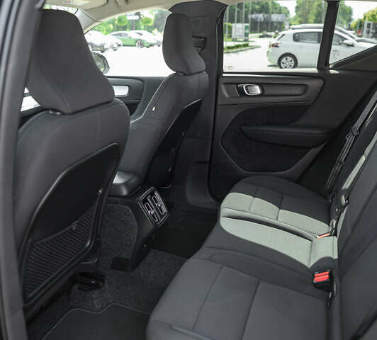 Черный Вольво XC40, объемом двигателя 1.97 л и пробегом 235 тыс. км за 24990 $, фото 18 на Automoto.ua