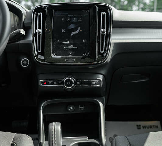 Черный Вольво XC40, объемом двигателя 1.97 л и пробегом 235 тыс. км за 24990 $, фото 24 на Automoto.ua