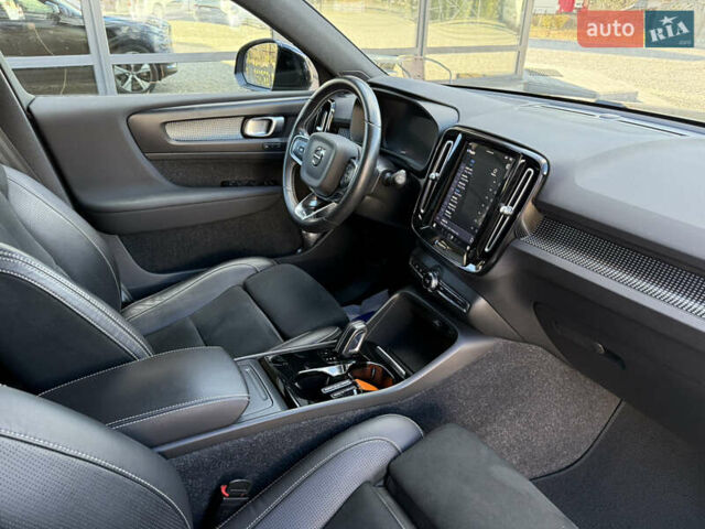 Черный Вольво XC40, объемом двигателя 0 л и пробегом 140 тыс. км за 24300 $, фото 61 на Automoto.ua