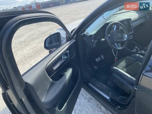 Черный Вольво XC40, объемом двигателя 2 л и пробегом 74 тыс. км за 18800 $, фото 7 на Automoto.ua