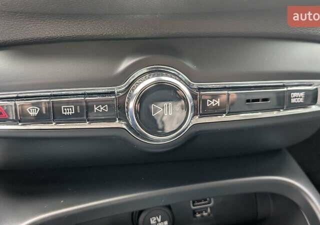Черный Вольво XC40, объемом двигателя 1.97 л и пробегом 233 тыс. км за 26100 $, фото 35 на Automoto.ua