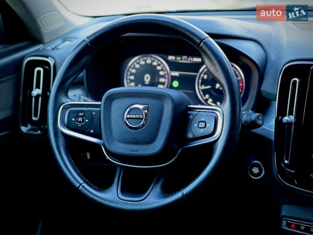 Черный Вольво XC40, объемом двигателя 1.97 л и пробегом 143 тыс. км за 19000 $, фото 26 на Automoto.ua