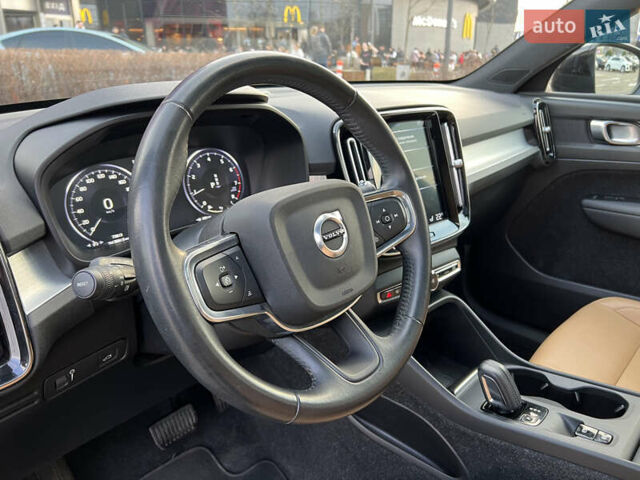 Чорний Вольво XC40, об'ємом двигуна 1.97 л та пробігом 73 тис. км за 24750 $, фото 21 на Automoto.ua