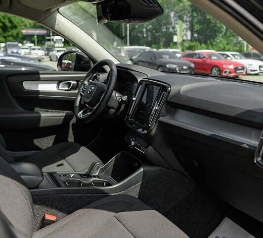 Черный Вольво XC40, объемом двигателя 1.97 л и пробегом 235 тыс. км за 24990 $, фото 16 на Automoto.ua