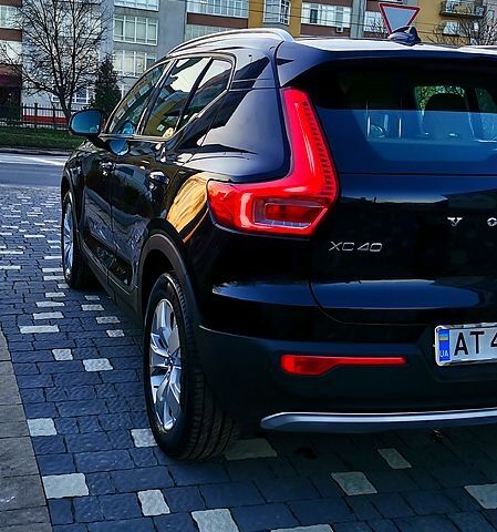 Чорний Вольво XC40, об'ємом двигуна 2 л та пробігом 44 тис. км за 25000 $, фото 3 на Automoto.ua