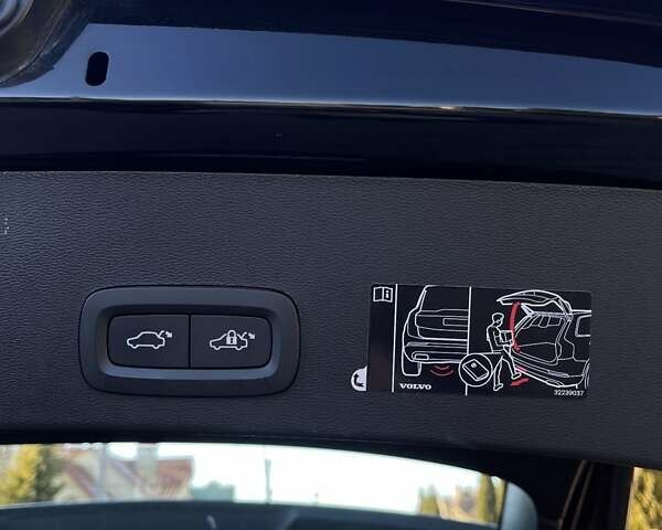Черный Вольво XC40, объемом двигателя 0 л и пробегом 77 тыс. км за 28800 $, фото 19 на Automoto.ua