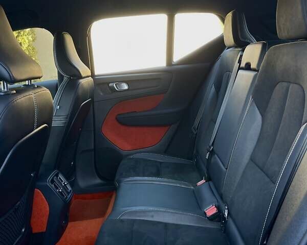 Черный Вольво XC40, объемом двигателя 0 л и пробегом 77 тыс. км за 28800 $, фото 47 на Automoto.ua