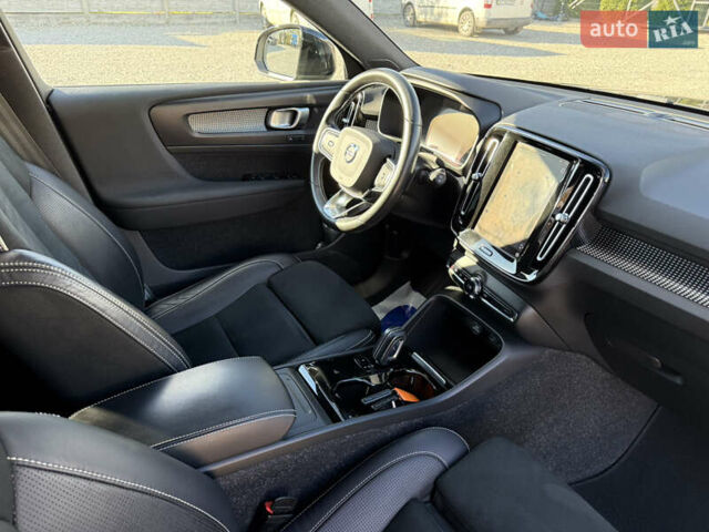 Черный Вольво XC40, объемом двигателя 0 л и пробегом 140 тыс. км за 24300 $, фото 41 на Automoto.ua
