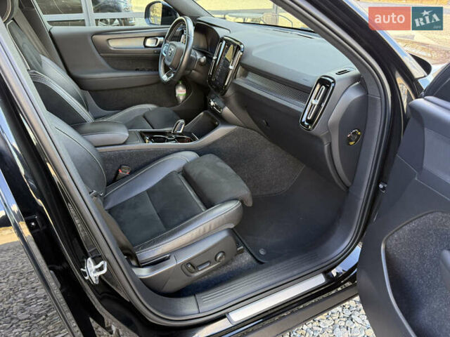 Черный Вольво XC40, объемом двигателя 0 л и пробегом 140 тыс. км за 24300 $, фото 59 на Automoto.ua