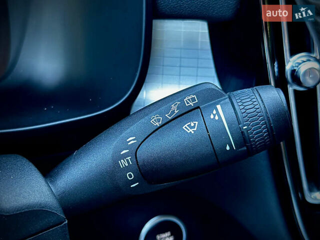 Черный Вольво XC40, объемом двигателя 1.97 л и пробегом 143 тыс. км за 19000 $, фото 33 на Automoto.ua