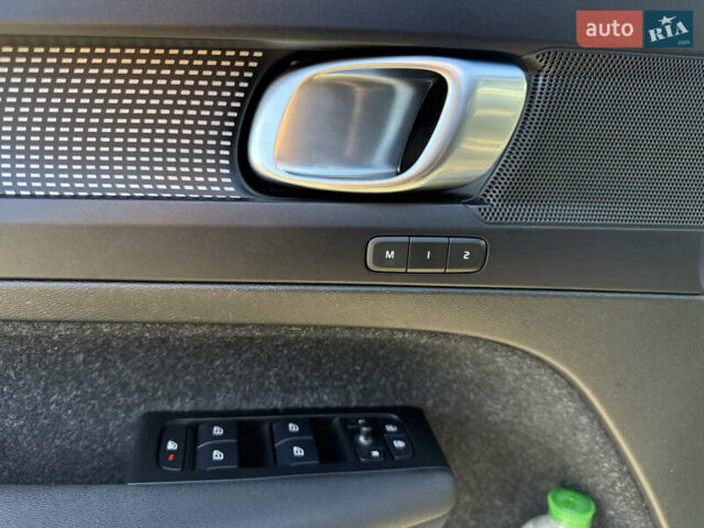 Черный Вольво XC40, объемом двигателя 0 л и пробегом 140 тыс. км за 24300 $, фото 68 на Automoto.ua