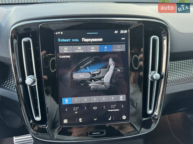 Черный Вольво XC40, объемом двигателя 0 л и пробегом 73 тыс. км за 26500 $, фото 44 на Automoto.ua