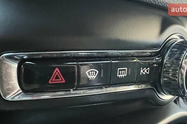 Черный Вольво XC40, объемом двигателя 0 л и пробегом 99 тыс. км за 25950 $, фото 87 на Automoto.ua