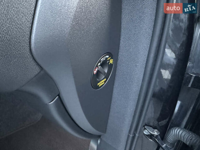 Черный Вольво XC40, объемом двигателя 0 л и пробегом 73 тыс. км за 26500 $, фото 80 на Automoto.ua