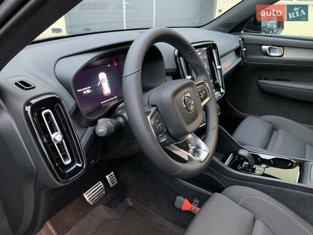 Черный Вольво XC40, объемом двигателя 0 л и пробегом 169 тыс. км за 22999 $, фото 25 на Automoto.ua