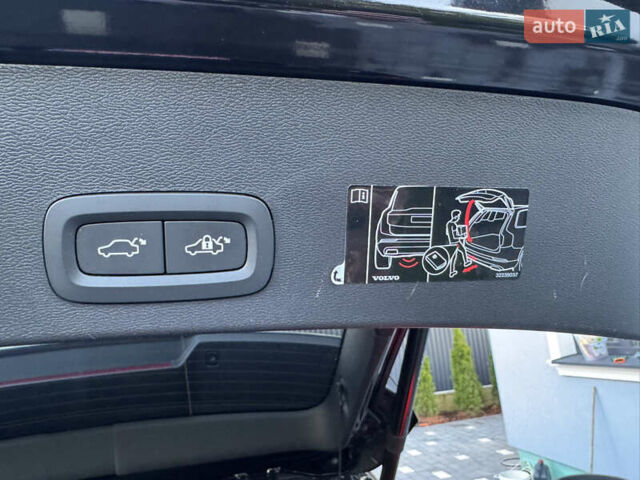 Черный Вольво XC40, объемом двигателя 0 л и пробегом 73 тыс. км за 26500 $, фото 67 на Automoto.ua