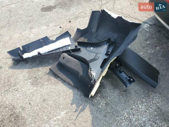 Чорний Вольво XC40, об'ємом двигуна 1.97 л та пробігом 117 тис. км за 7900 $, фото 11 на Automoto.ua