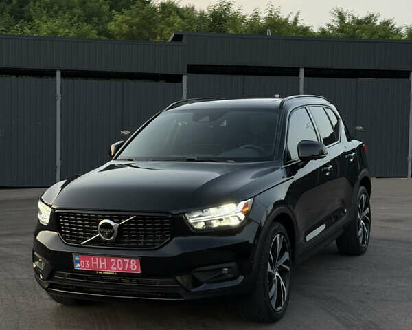 Чорний Вольво XC40, об'ємом двигуна 1.97 л та пробігом 41 тис. км за 29300 $, фото 19 на Automoto.ua