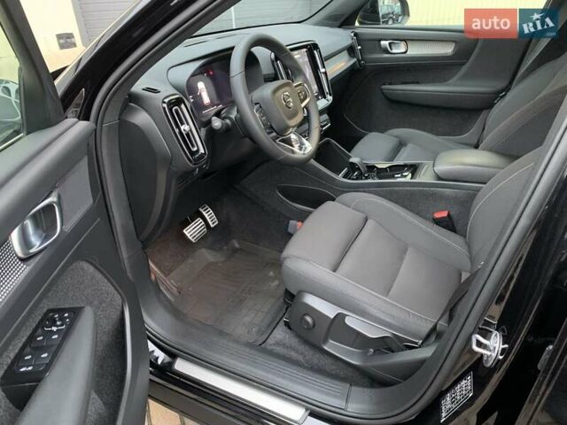 Черный Вольво XC40, объемом двигателя 0 л и пробегом 169 тыс. км за 22999 $, фото 24 на Automoto.ua