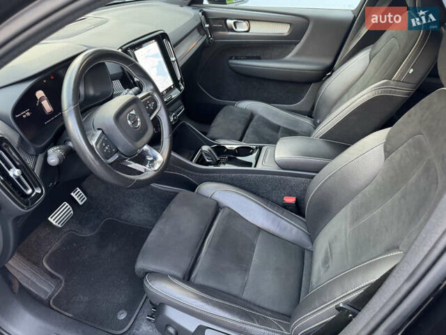 Черный Вольво XC40, объемом двигателя 0 л и пробегом 73 тыс. км за 26500 $, фото 32 на Automoto.ua