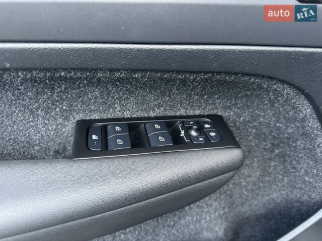 Черный Вольво XC40, объемом двигателя 0 л и пробегом 73 тыс. км за 26500 $, фото 35 на Automoto.ua